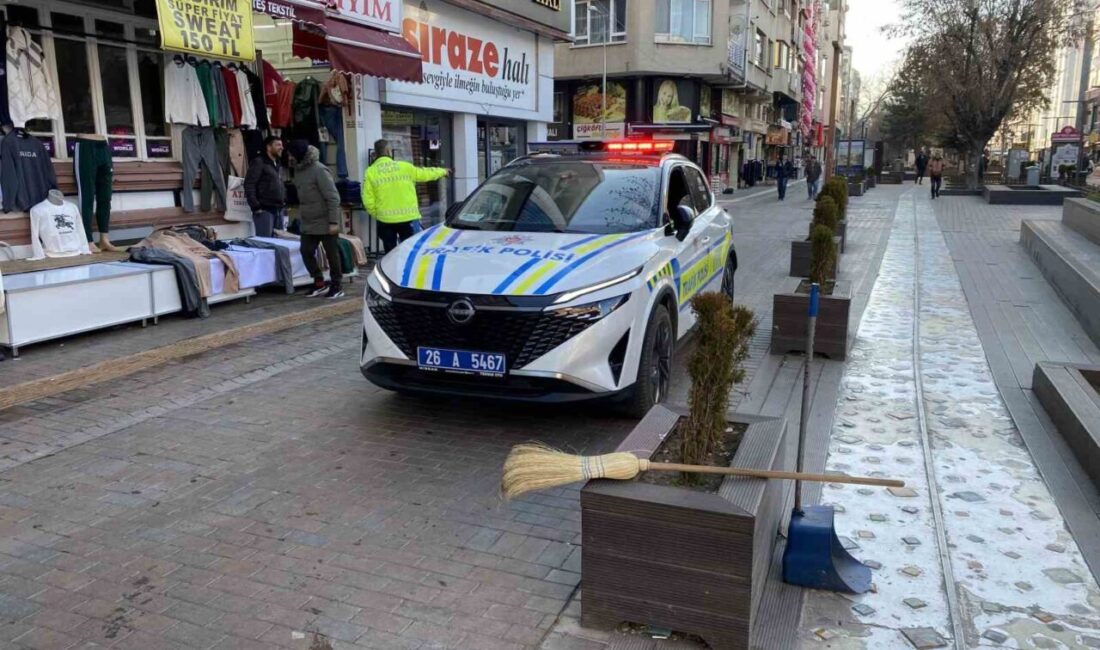 Eskişehir’de genç bir erkek şahsın bisikletle çarptığı kadın yaralanarak hastaneye