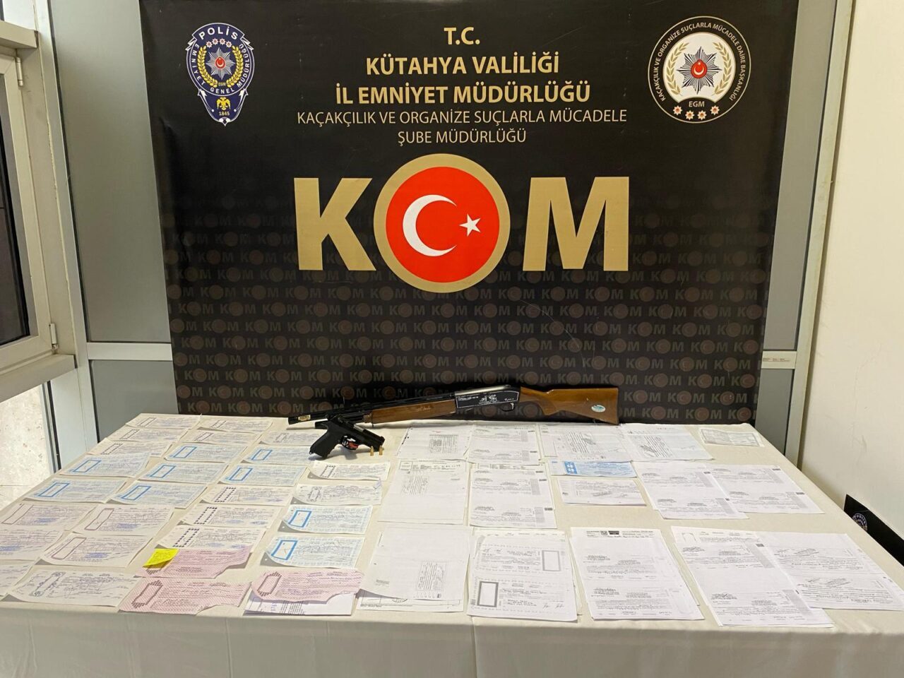 KÜTAHYA (AA) – Kütahya merkezli 3 ilde düzenlenen operasyonda suç