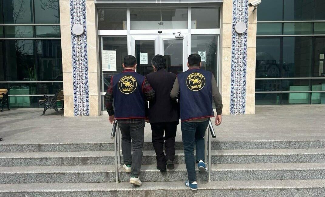KÜTAHYA (AA) – Kütahya'da, hakkında kesinleşmiş 12 yıl hapis cezası