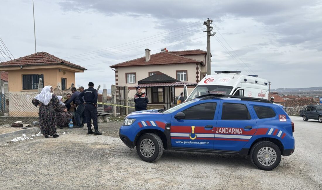 KÜTAHYA (AA) – Kütahya'da eşi ile bir kişiyi av tüfeğiyle