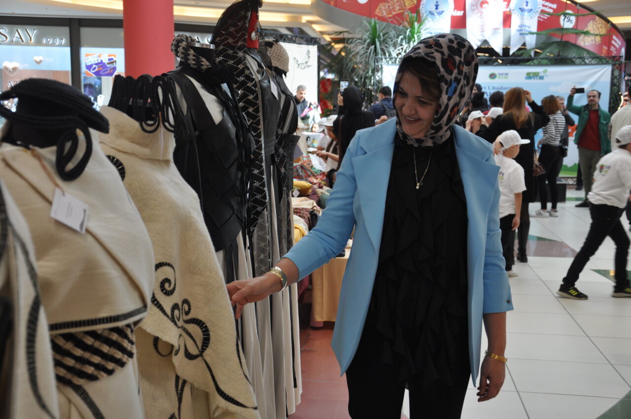 KÜTAHYA (AA) – Kütahya'da bu yıl "Moda ve tekstilde sıfır