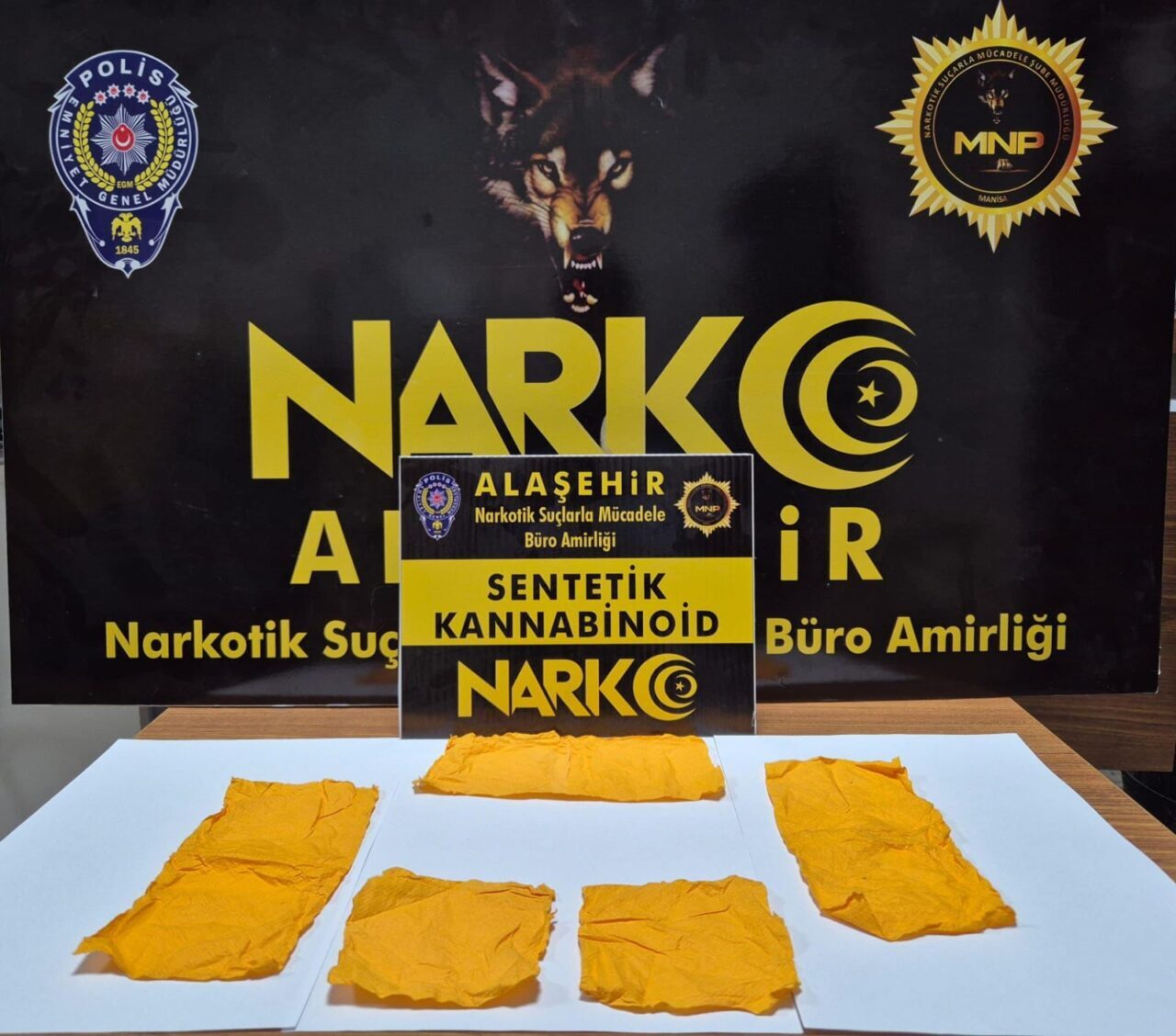 MANİSA (AA) – Manisa'da uyuşturucu ticareti yaptığı iddiasıyla gözaltına alınan