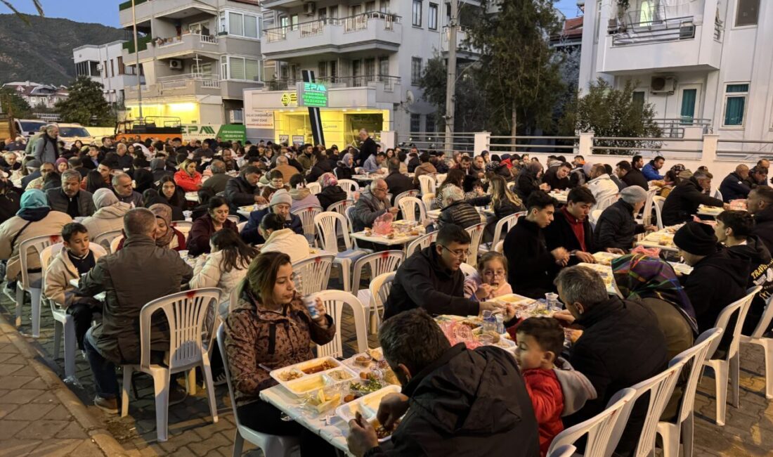MUĞLA (AA) – Marmaris Ordulular Kültür ve Dayanışma Derneği, iftar