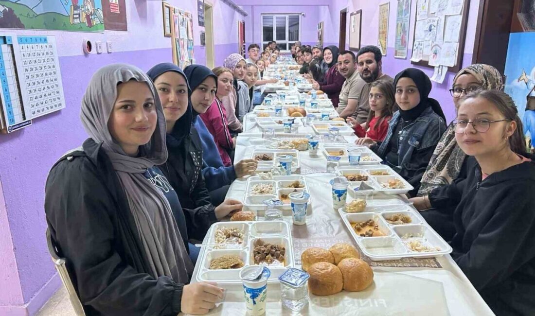 Afyonkarahisar’ın Sandıklı ilçesine bağlı Kızık köyündeki Mehmet Yaşar Ortaokulu yönetimi