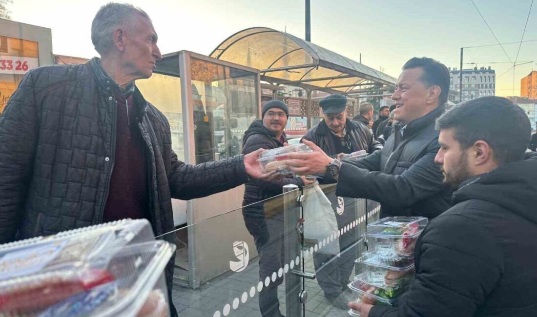 AK Parti Eskişehir Milletvekili Nebi Hatipoğlu, akşam ezanının okunmasına dakikalar