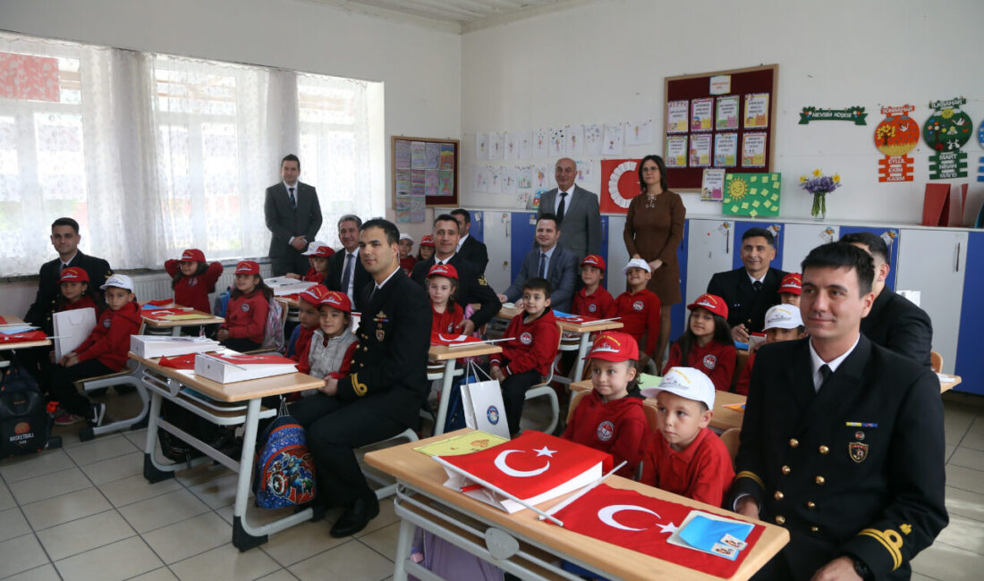 MUĞLA (AA) – Muğla'da okuma yazmayı yeni öğrenen ilkokul 1.