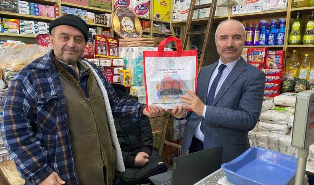 Kütahya’nın Gediz ilçesinde Müftü Sebahattin Turan, Ramazan ayı dolayısıyla ilçedeki