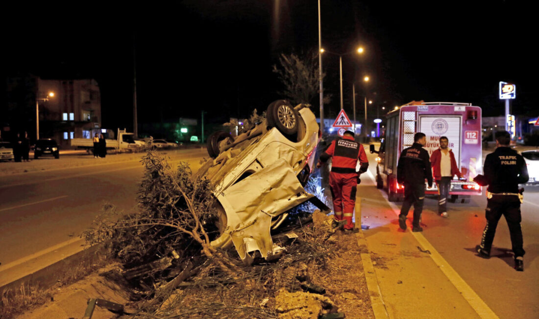 MUĞLA (AA) – Muğla'nın Fethiye ilçesinde 2 otomobilin çarpışması sonucu