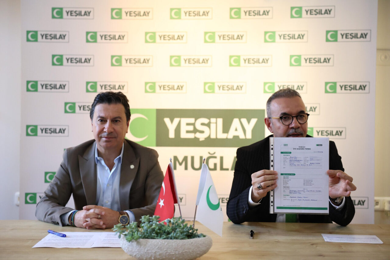 - Belediye Başkanı Ahmet Aras:
- "Ben de bir sigara bağımlısıydım.