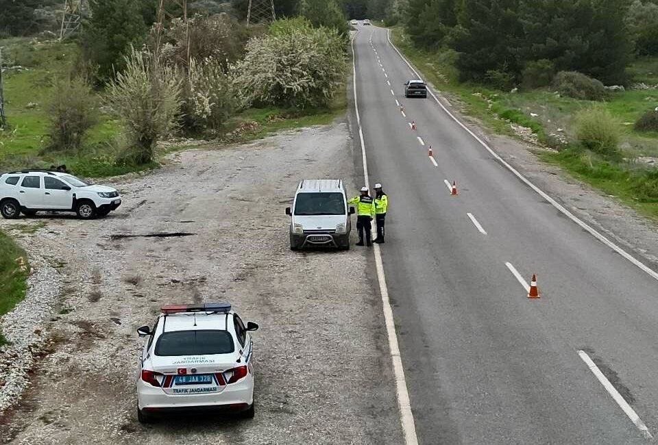 MUĞLA (AA) – Muğla'da Ramazan Bayramı tatili tedbirleri kapsamında dron