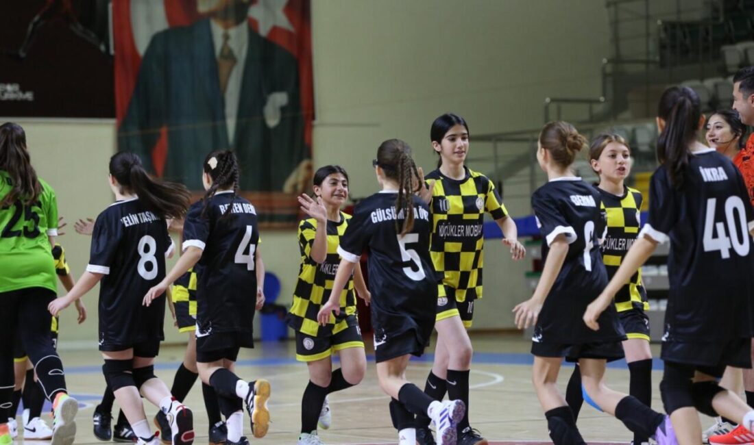 MUĞLA (AA) – Muğla'da okul sporları hentbol grup birinciliği müsabakaları