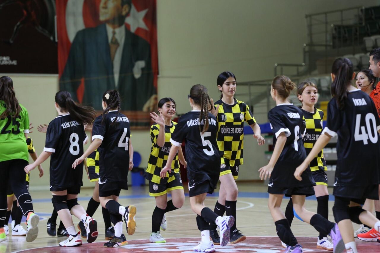MUĞLA (AA) – Muğla'da okul sporları hentbol grup birinciliği müsabakaları