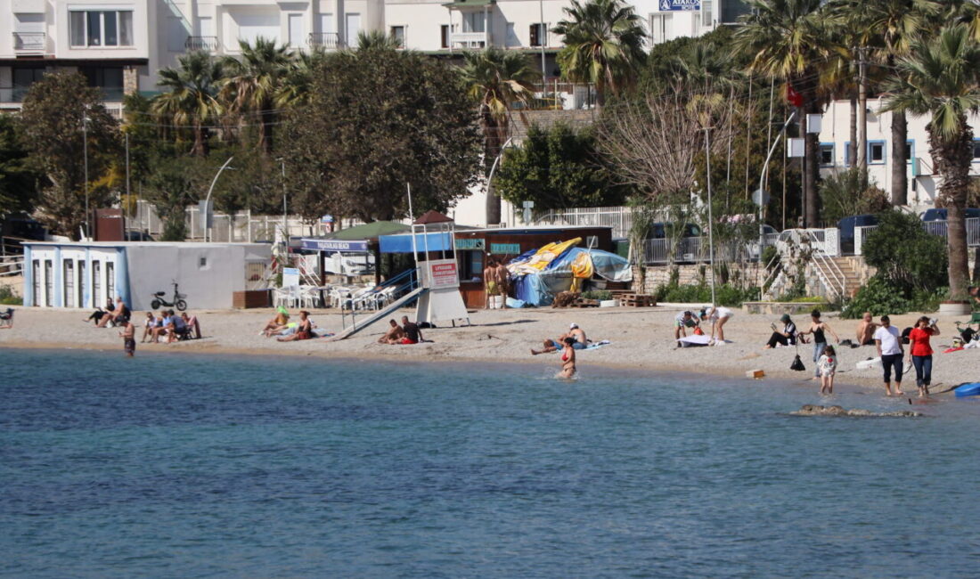 MUĞLA (AA) – Muğla'nın turistik ilçelerindeki sahillerde, yerli ve yabancı