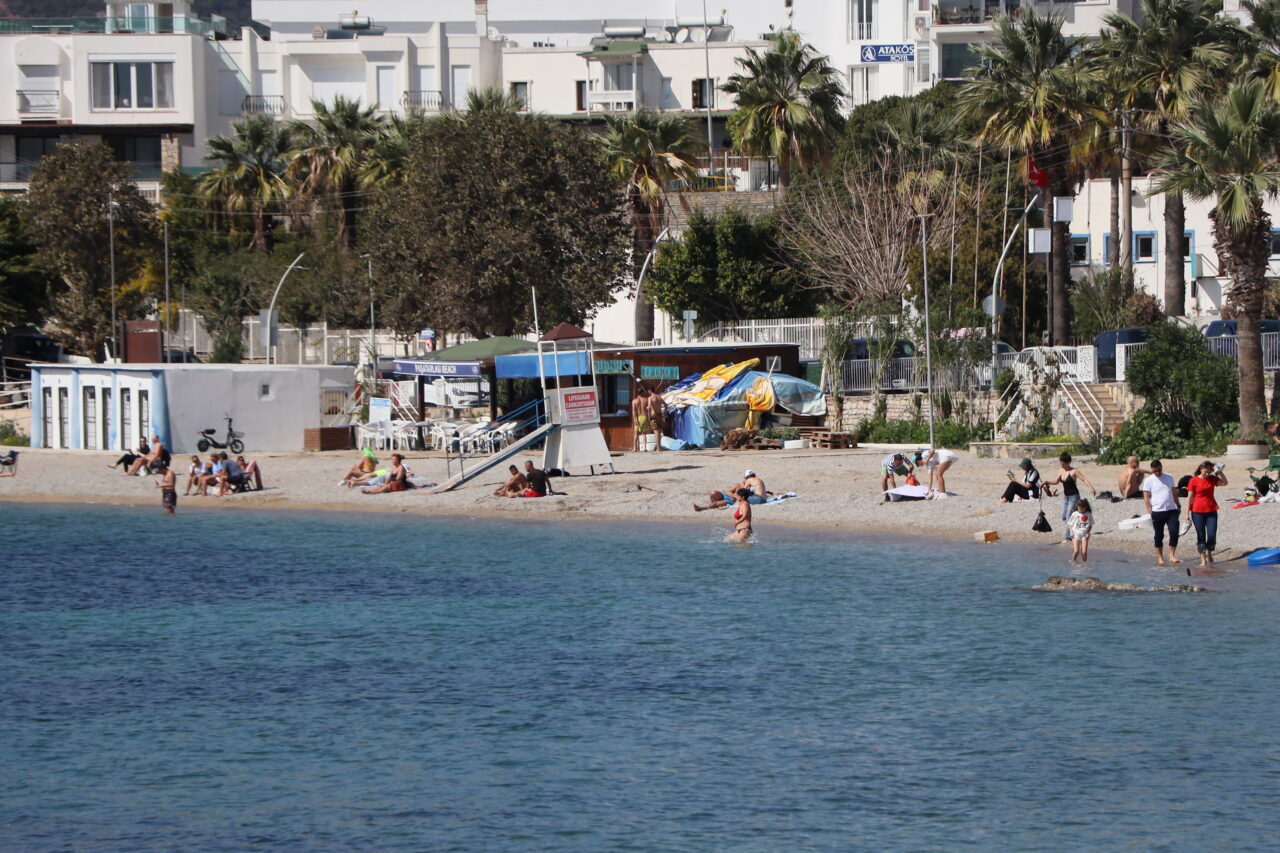 MUĞLA (AA) – Muğla'nın turistik ilçelerindeki sahillerde, yerli ve yabancı
