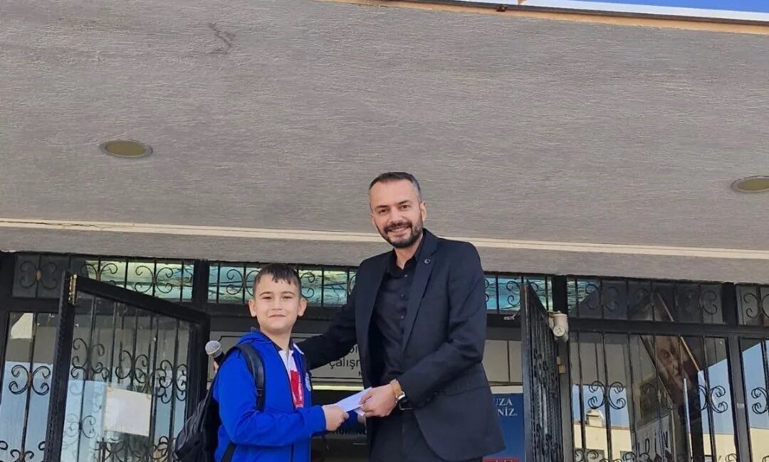 Necip Fazıl Kısakürek Ortaokulu öğrencisi İrşad Eymen Öztoprak okullar arası