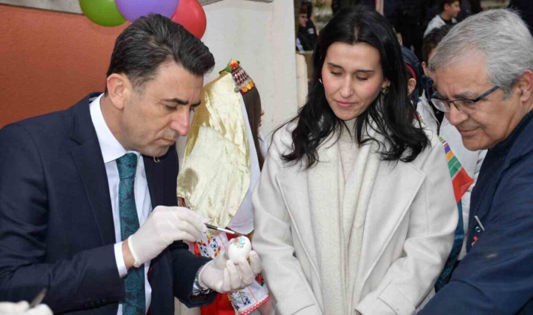Bilecik’te Nevruz dolayısıyla Mesleki ve Teknik Anadolu Lisesi bahçesindeki coşkulu