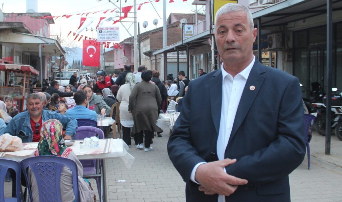 İZMİR (AA) – İzmir'in Ödemiş ilçesinde imece usulü yemek hazırlayan