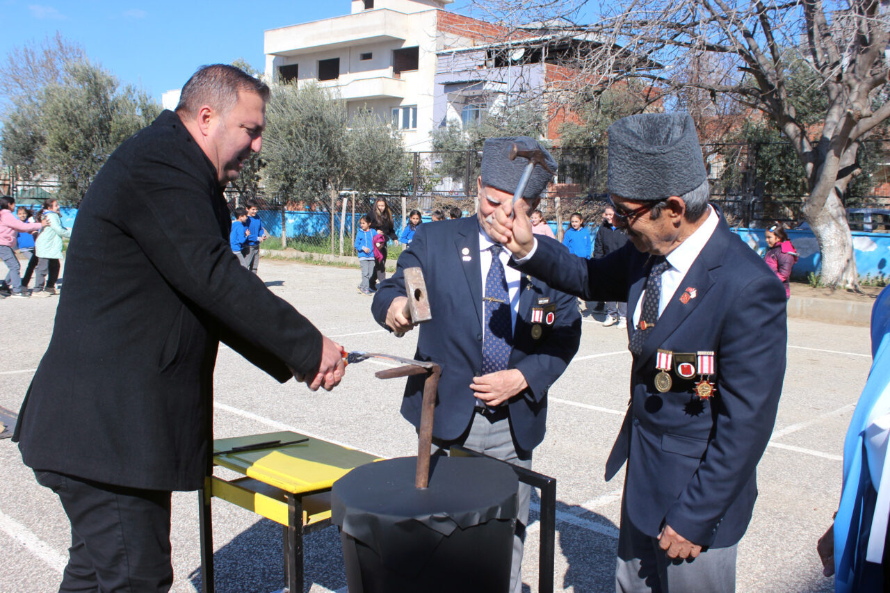 İZMİR (AA) – İzmir'in Ödemiş ilçesinde Nevruz Bayramı dolayısıyla kutlama