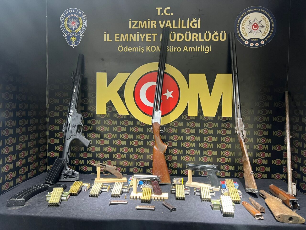 İZMİR (AA) – İzmir'in Ödemiş ilçesinde ruhsatsız silah operasyonunda 1