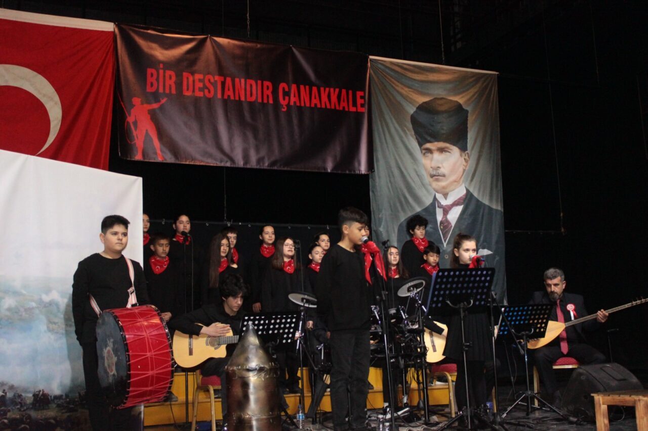 İZMİR (AA) – İzmir'in Ödemiş ilçesinde 18 Mart Şehitleri Anma