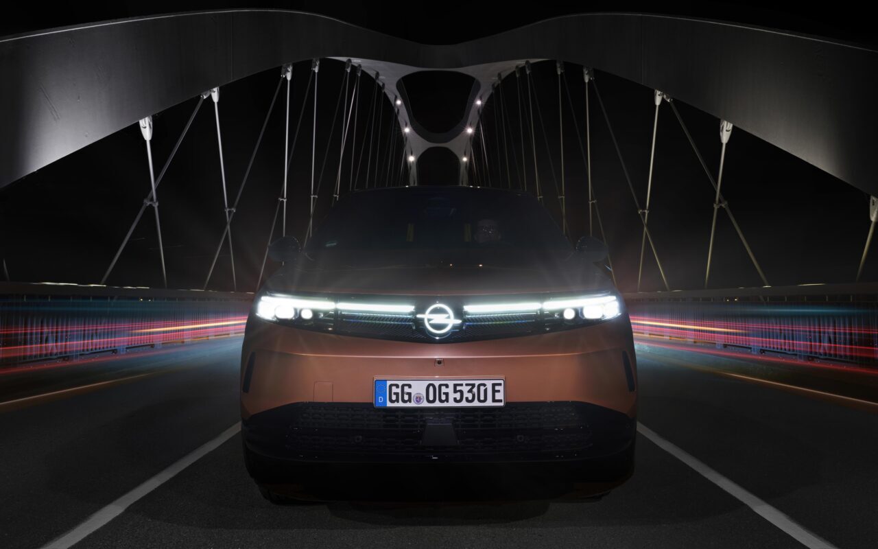 İSTANBUL (AA) – Opel Grandland, ileri teknoloji ürünü Intelli-Lux HD