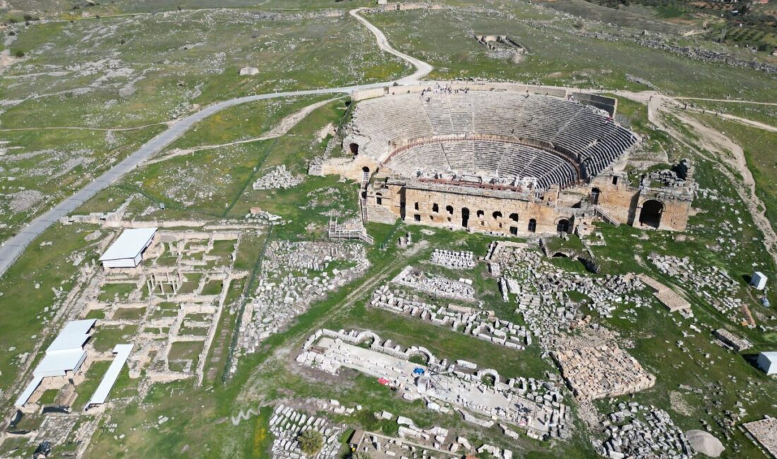 - Denizli İl Kültür ve Turizm Müdürü Hüdaverdi Otaklı:
- "Pamukkale'ye