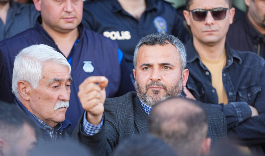 İZMİR (AA) – İzmir'in Karabağlar Belediyesinin pazar yerlerindeki tezgahlardan katı