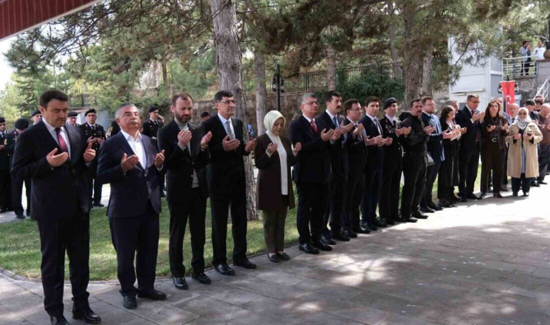 Kütahya Valisi Musa Işın ve protokol üyeleri, Ramazan Bayramı öncesi