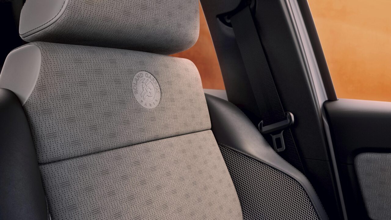 - Renault 5 E-Tech Elektrikli Roland-Garros özel versiyonu, şık ve