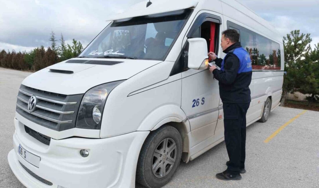 Eskişehir Büyükşehir Belediyesi Ulaşım Daire Başkanlığı Trafik Şube Müdürlüğü yetkilileri,