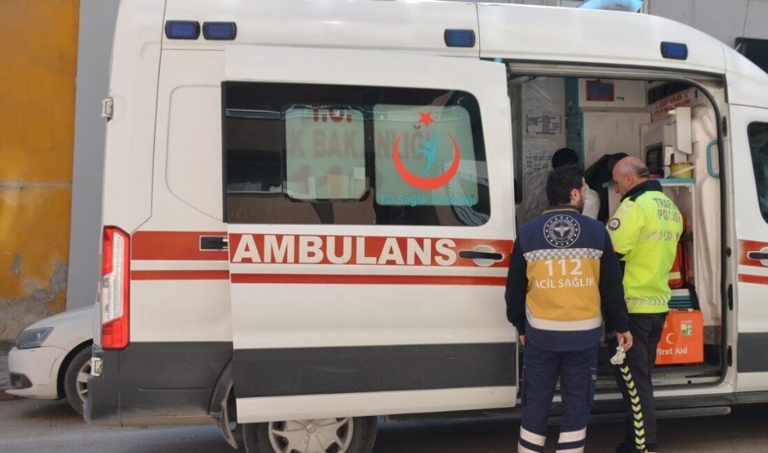 Bilecik’te seyir halinde kontrolden çıkan motosiklet devrilirken, sürücüsü yaralandı. Alınan