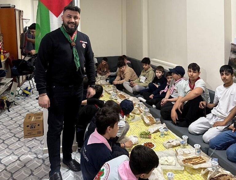 Simav Müftülüğü Diyanet İzcileri Diyanet Genç Ofiste iftarda bir araya