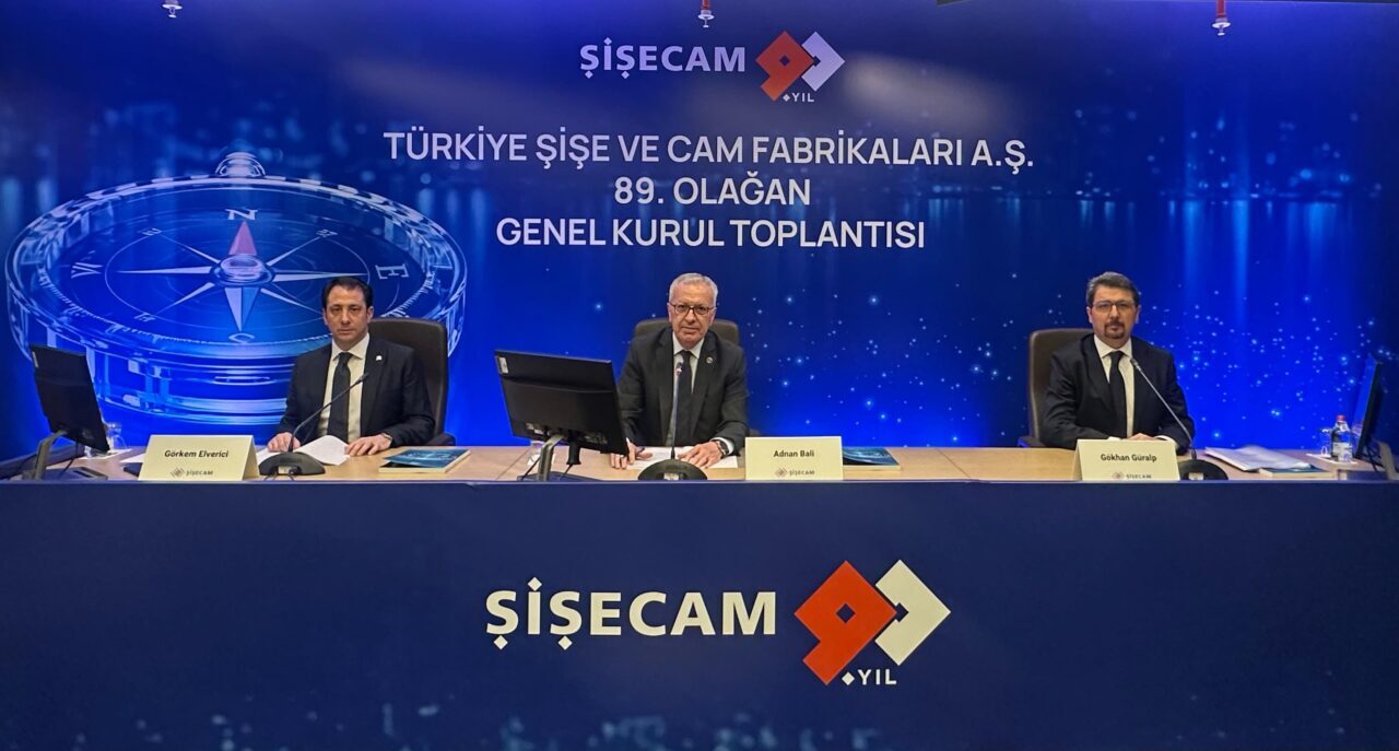 - Şişecam Genel Müdürü Görkem Elverici:
- "Finansal performansımızı hızla eski