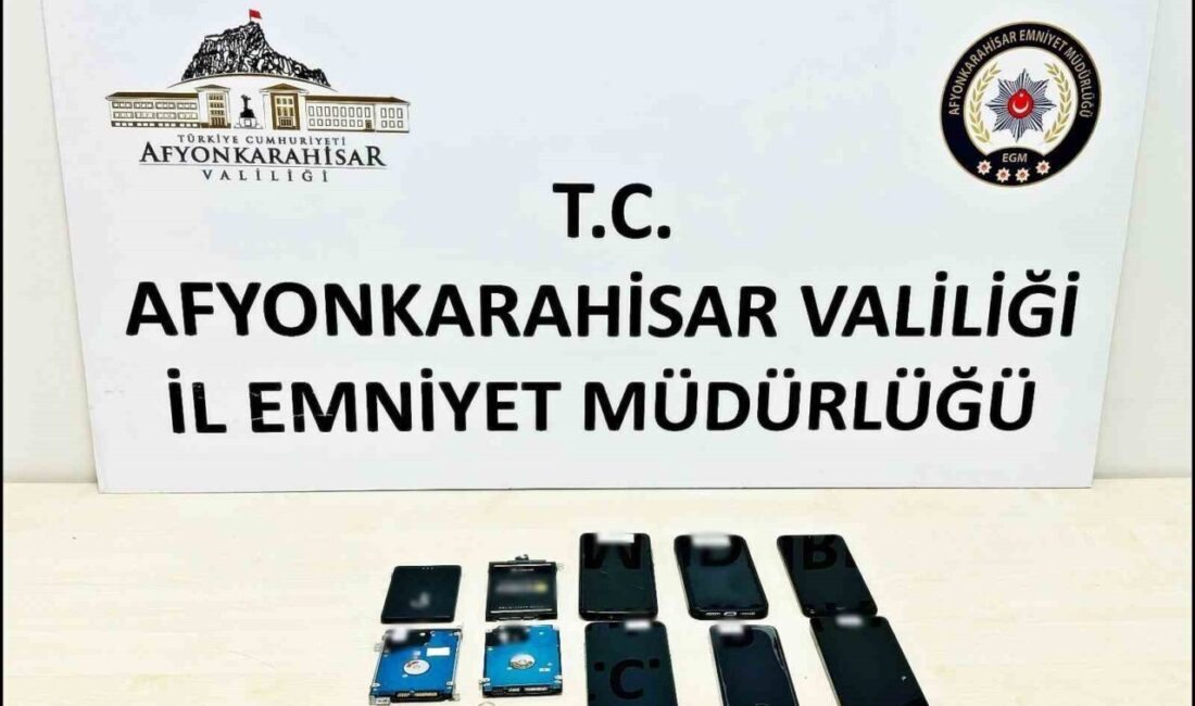 Afyonkarahisar’da sosyal medya hesapları üzerinden müstehcen içerikli videolar paylaşan 4