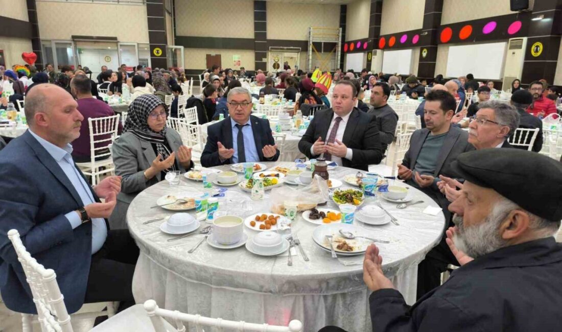 Afyonkarahisar’ın Şuhut ilçesinde yetim çocuklara yönelik yardım kampanyası gerçekleştirildi. Şuhut