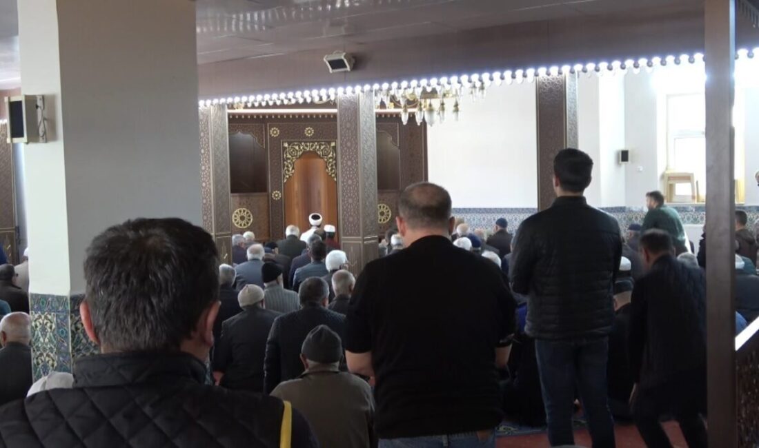 Kütahya’nın Tavşanlı ilçesinde, 1951 yılında inşa edilen Aşağı Tekke Camii’nin