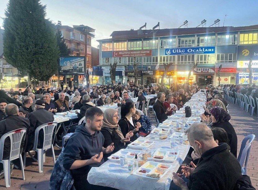 Kütahya’nın Tavşanlı ilçesinde, Milliyetçi Hareket Partisi (MHP) ilçe yönetimi ve