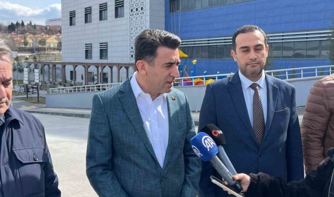 Bilecik Valisi Şefik Aygöl, otobüse tırın arkadan çarptığı ve 11