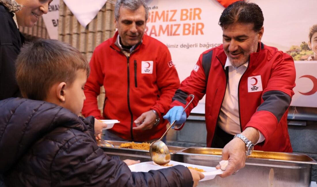 İZMİR (AA) – Türk Kızılay Kemalpaşa Şubesi, ilçe merkezinde kurduğu