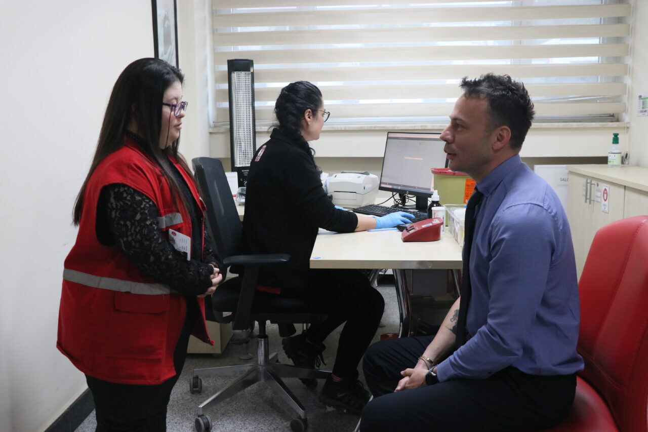 - Adını cimnastik ile buz pateninde kazandığı ulusal ve uluslararası