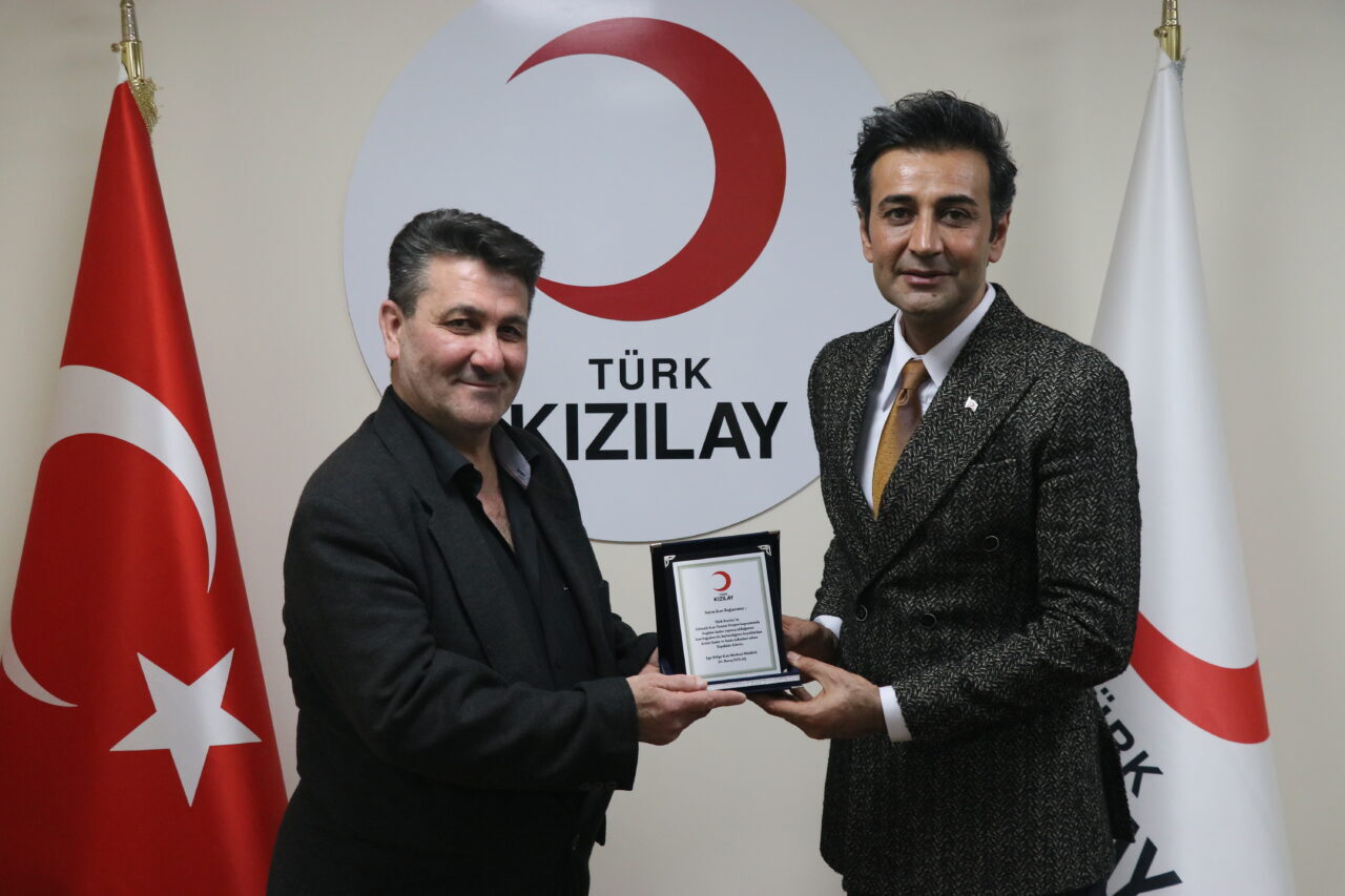 İZMİR (AA) – Türk Kızılay Ege Bölge Kan Merkezi'ne en