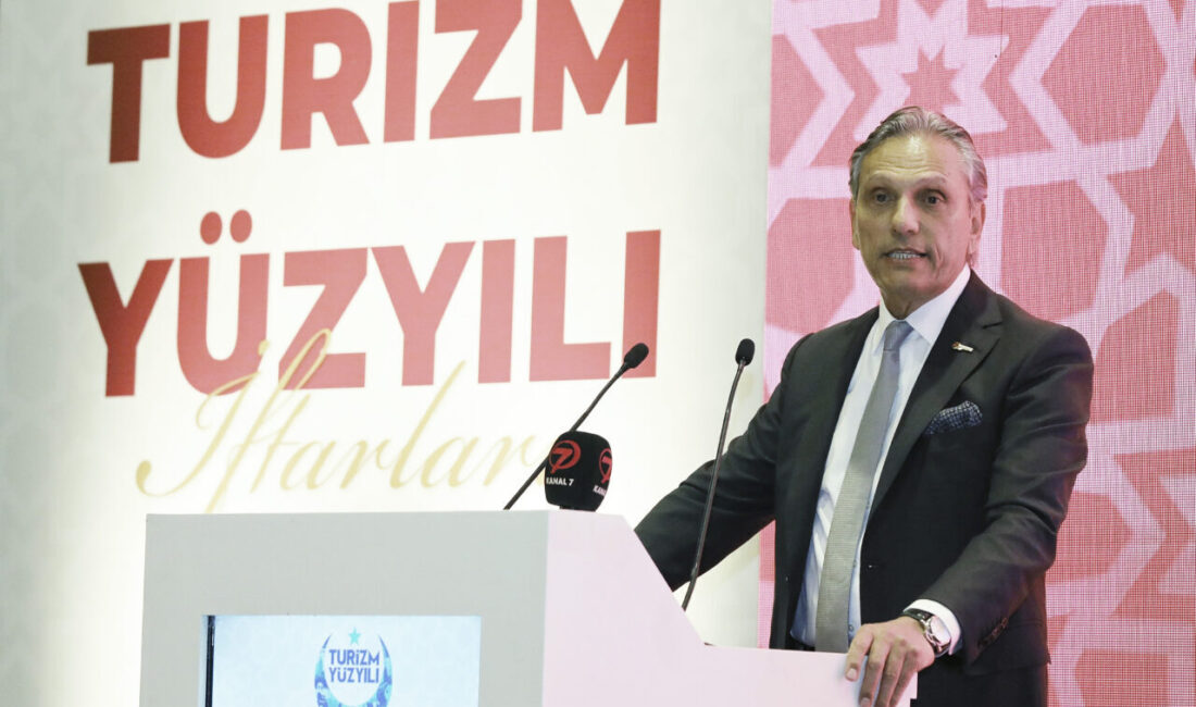 - TÜRSAB Yönetim Kurulu Başkanı Firuz Bağlıkaya:
- "Turizmin ülkemizin geleceği