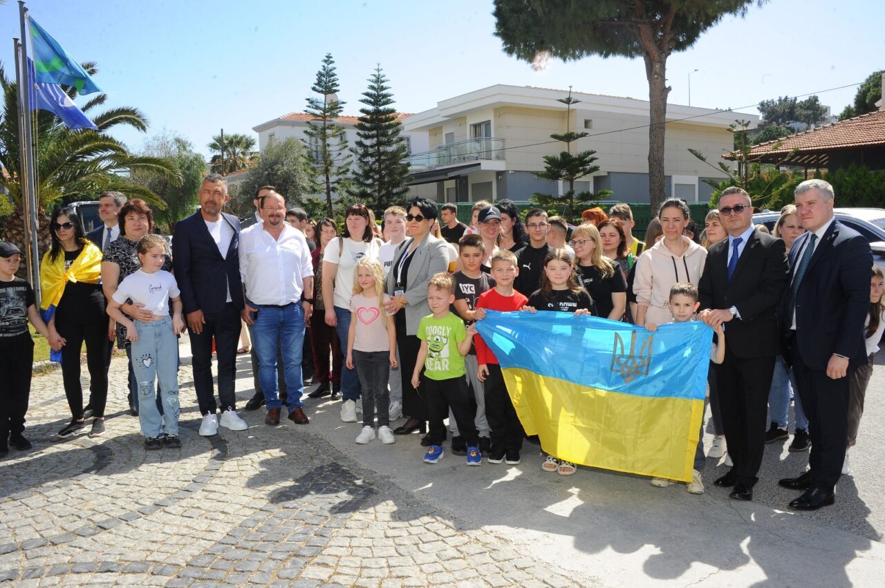 İZMİR (AA) – Ukraynalı çocuklar savaşın etkilerinden uzak, moral bulmaları