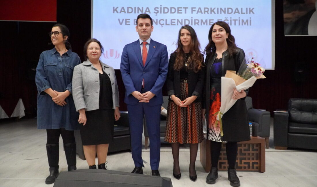 İZMİR (AA) – Urla Kaymakamlığı tarafından kadına yönelik şiddet konusunda