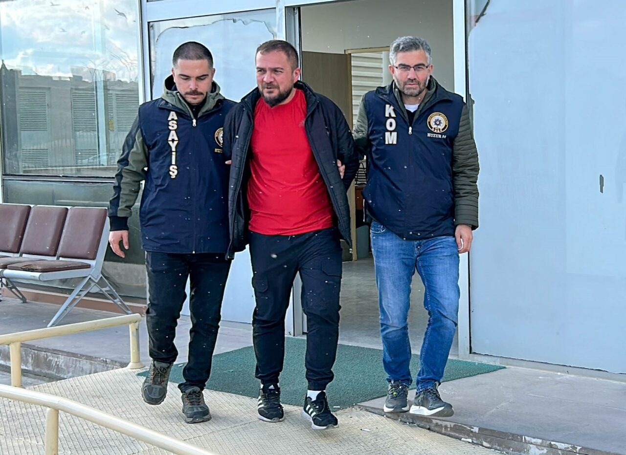 UŞAK (AA) – Uşak'ta hakkında kesinleşmiş hapis cezası bulunan 4
