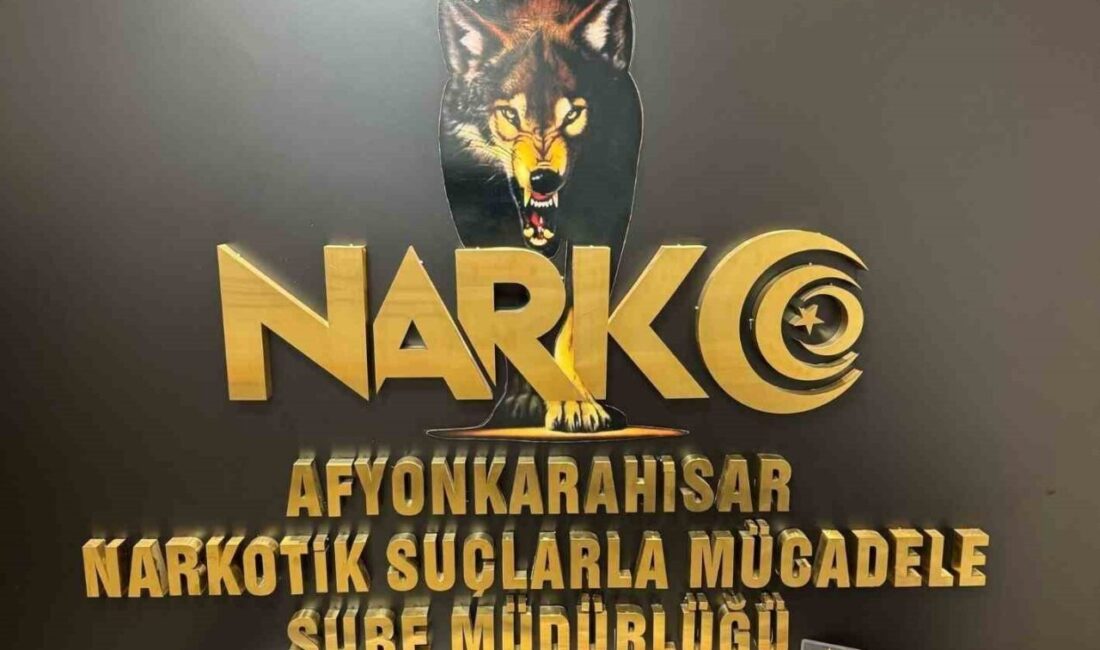Afyonkarahisar’da polis tarafından kontrol noktasında durdurulan araçlarda 750’ye yakın uyuşturucu