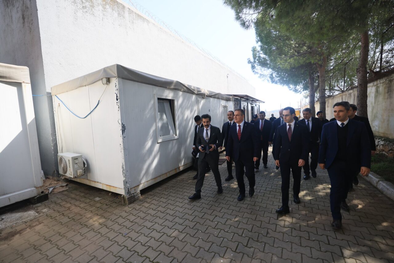 MUĞLA (AA) – Muğla Valisi İdris Akbıyık, Ula ilçesindeki Geri