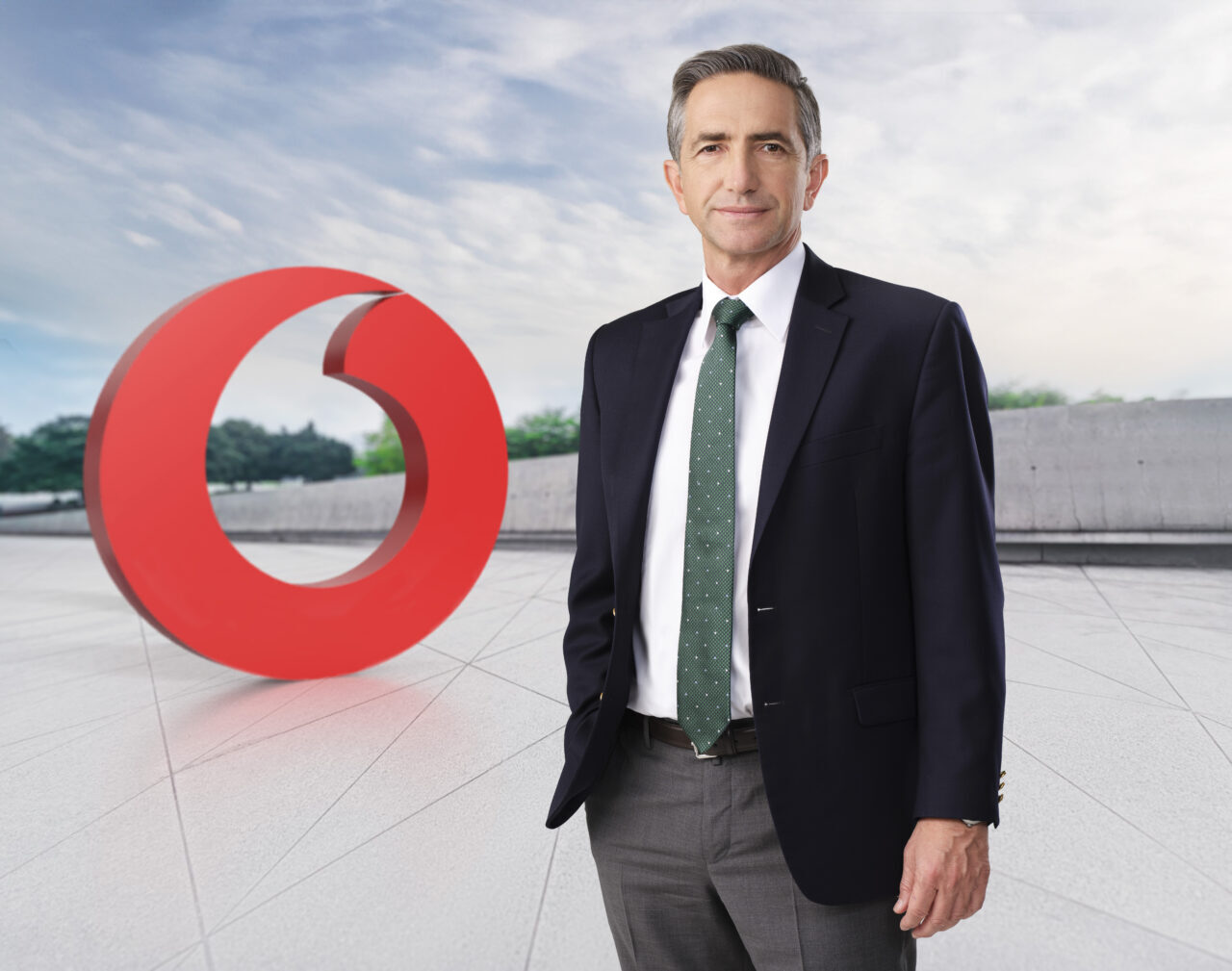 - Vodafone Türkiye CEO'su Engin Aksoy:
- "Her geçen gün 5G