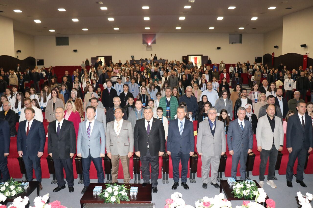 AFYONKARAHİSAR (AA) – Afyonkarahisar'da 19. TÜBİTAK Ortaokul Öğrencileri Araştırma Projeleri