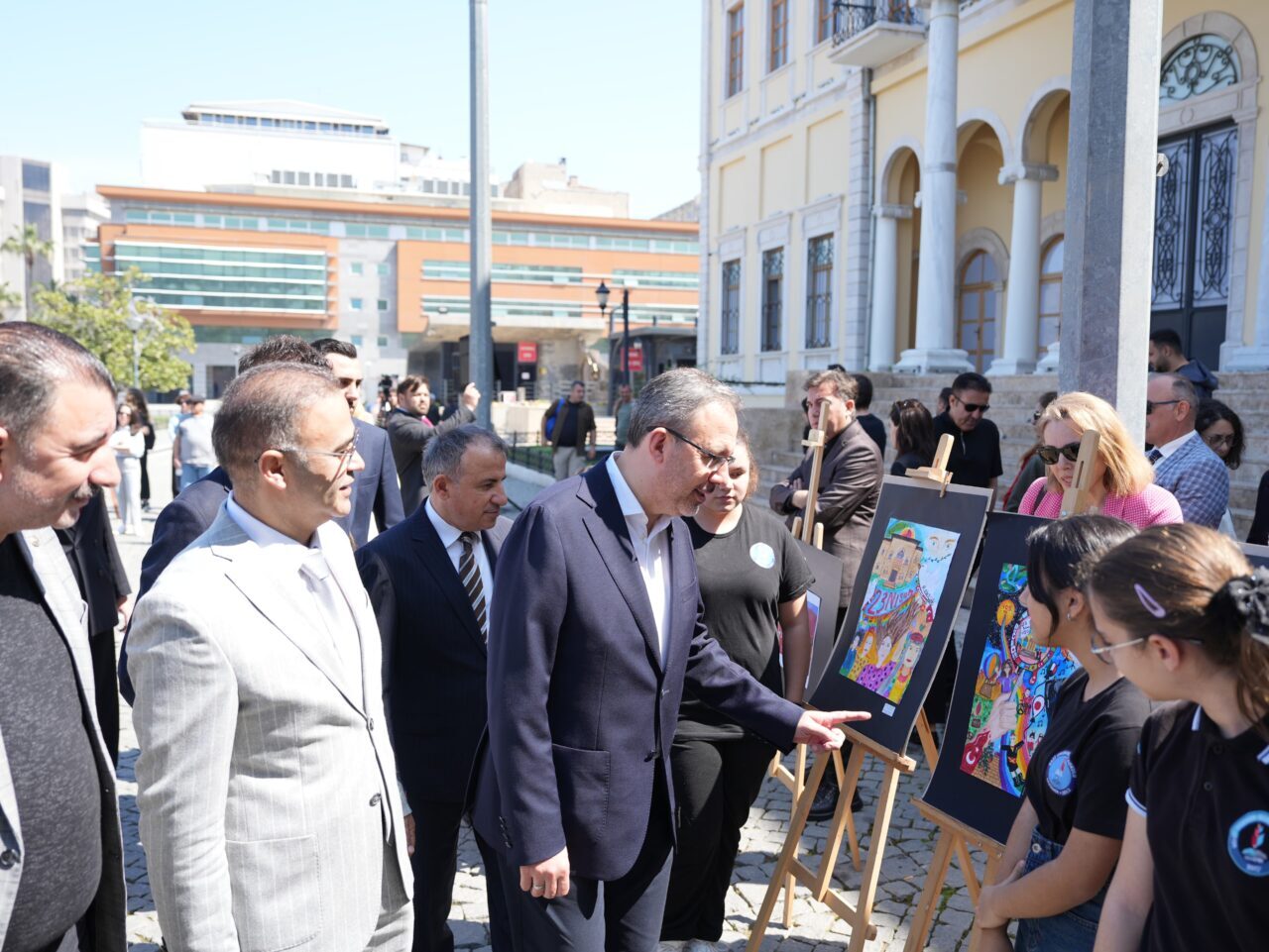 İZMİR (AA) – İzmir'de, 23 Nisan Ulusal Egemenlik ve Çocuk